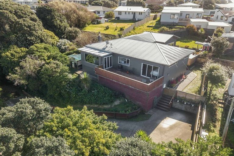 Photo of property in 14 Kahutea Terrace, Titahi Bay, Porirua, 5022
