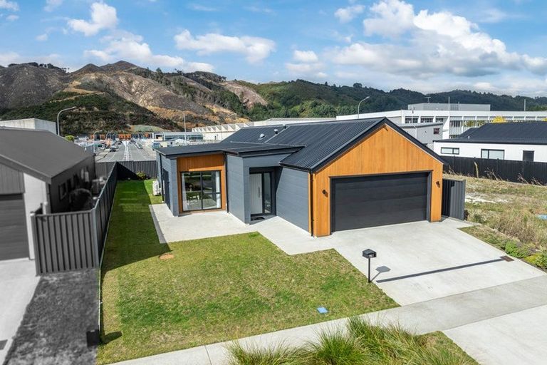 Photo of property in 15 Cynisca Crescent, Wallaceville, Upper Hutt, 5018