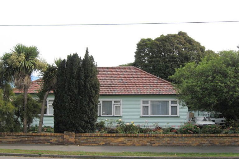 Photo of property in 27 Isabella Place, Waltham, Christchurch, 8011