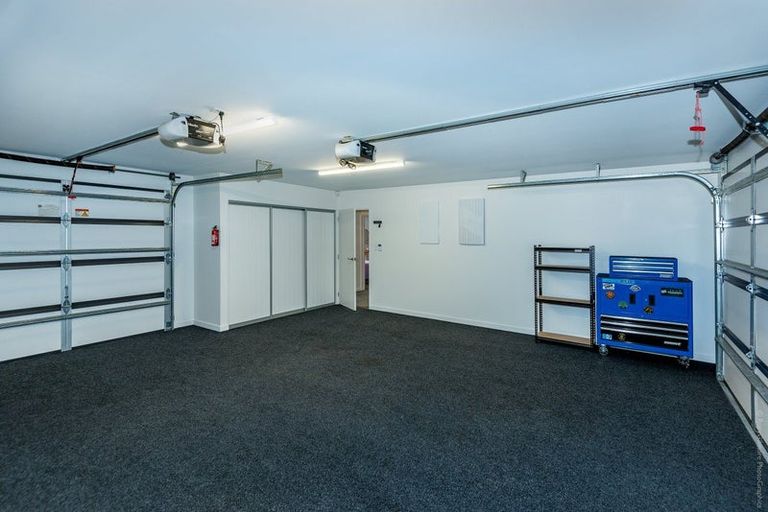 Photo of property in 14 Blue Gum Place, New Brighton, Christchurch, 8083