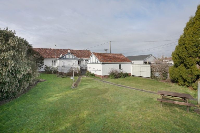 Photo of property in 177 Bridge Street, Bulls, 4818