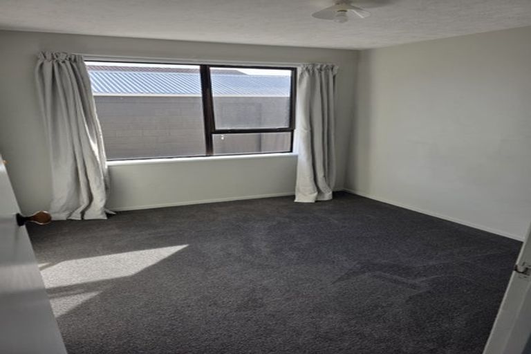 Photo of property in 128a Inwoods Close, Parklands, Christchurch, 8083