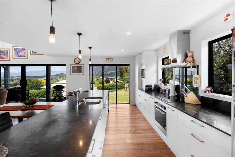 Photo of property in 7 Moraine Place, Lake Hawea, Wanaka, 9382