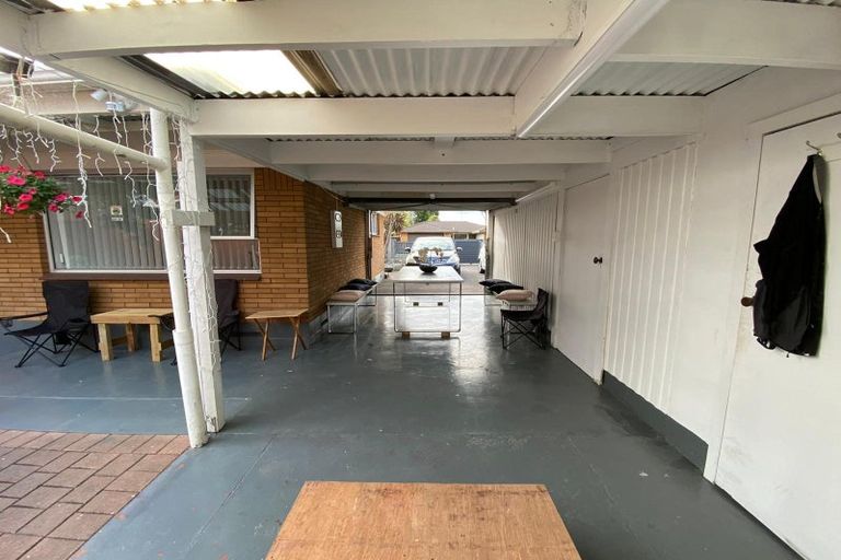 Photo of property in 2 Edmund Hillary Avenue, Papakura, 2110