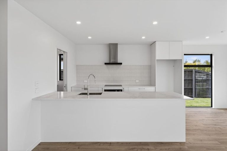 Photo of property in 49 Ruataniwha Avenue, Rangiora, 7400