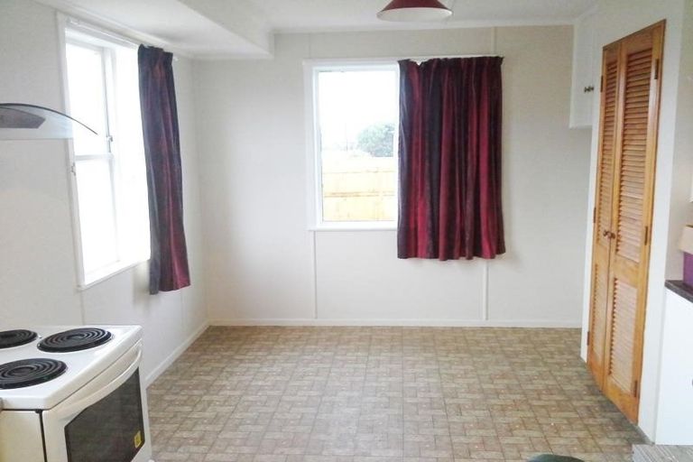 Photo of property in 2/2 Wynyard Street, Bell Block, New Plymouth, 4312