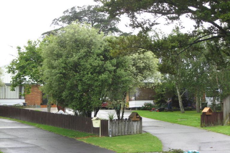 Photo of property in 2/22 Balgowan Terrace, Conifer Grove, Takanini, 2112