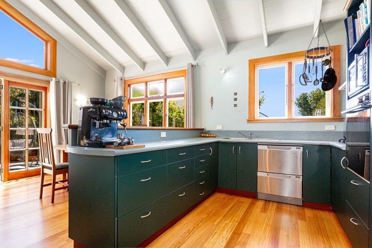 Photo of property in 56 View Road, Houghton Bay, Wellington, 6023