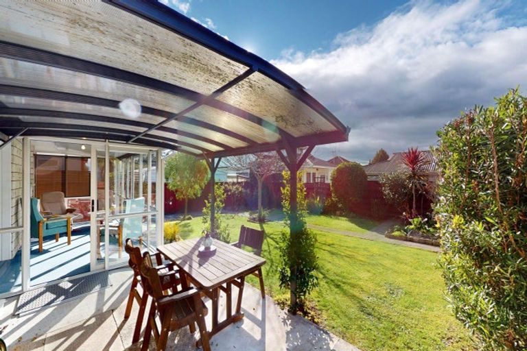 Photo of property in 1 Saint Annes Street, Levin, 5510