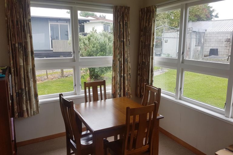 Photo of property in 2 Fairview Street, Tirau, 3410