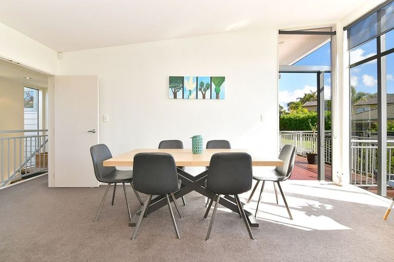 Photo of property in 8 Rivervale Grove, Stanmore Bay, Whangaparaoa, 0932