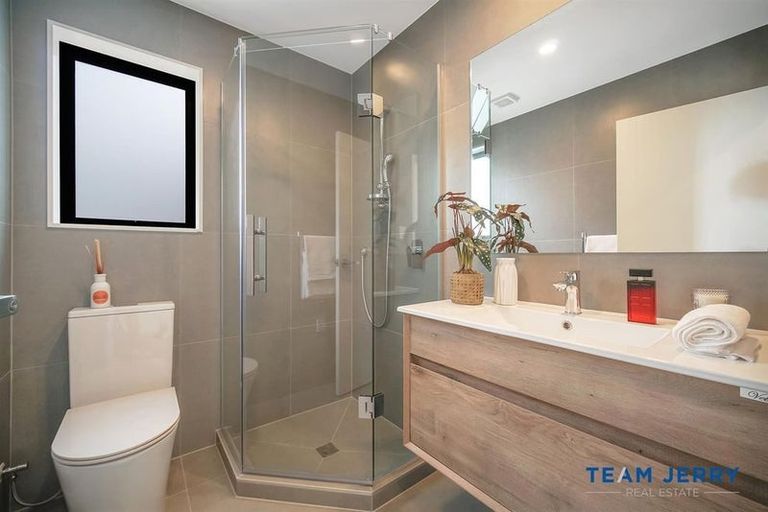 Photo of property in 49 Whare Kauri Road, Papakura, 2110