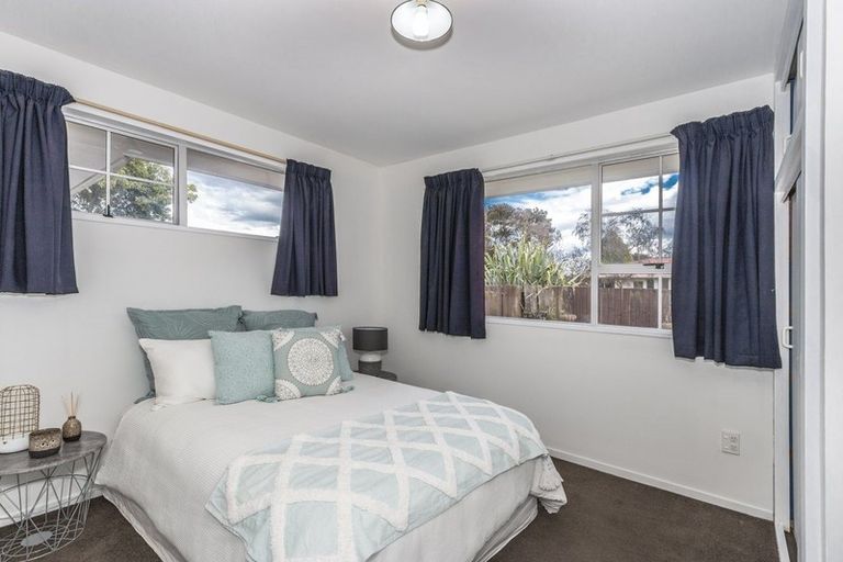Photo of property in 71 Denise Crescent, Hornby, Christchurch, 8042