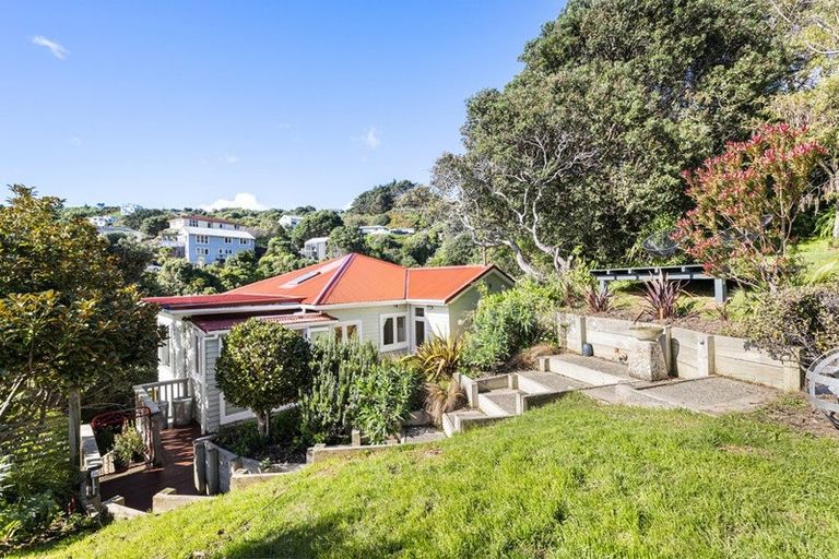 Photo of property in 12 Liffey Crescent, Island Bay, Wellington, 6023