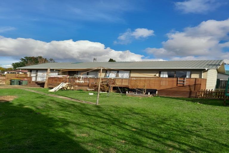 Photo of property in 6 Rewarewa Street, Owhata, Rotorua, 3010
