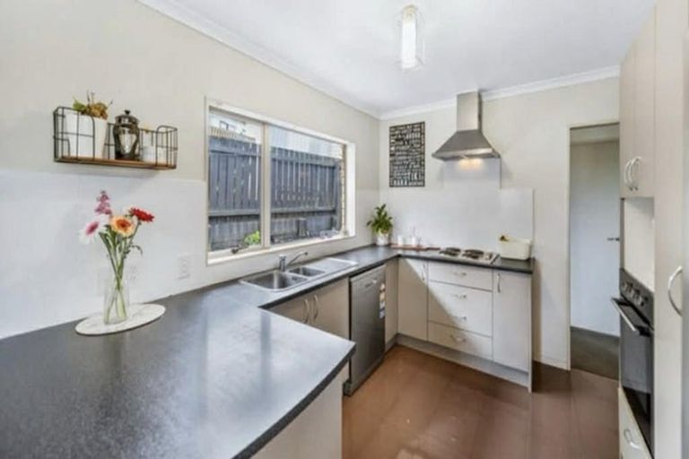 Photo of property in 44a Crossandra Drive, Mangere, Auckland, 2022