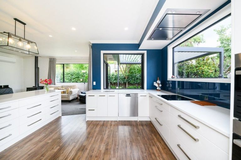 Photo of property in 9 Awatea Terrace, Hokowhitu, Palmerston North, 4410