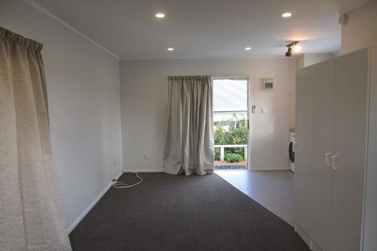 Photo of property in 11 Babington Place, Torbay, Auckland, 0630