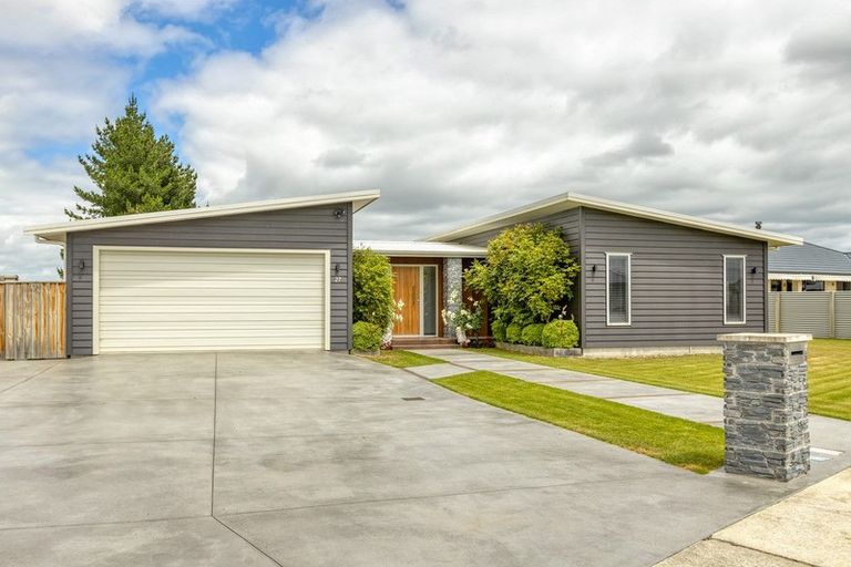 Photo of property in 27 Gimson Street, Solway, Masterton, 5810