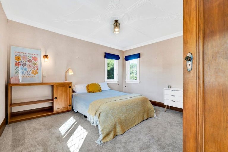 Photo of property in 6 Ridge Lane, New Plymouth, 4310