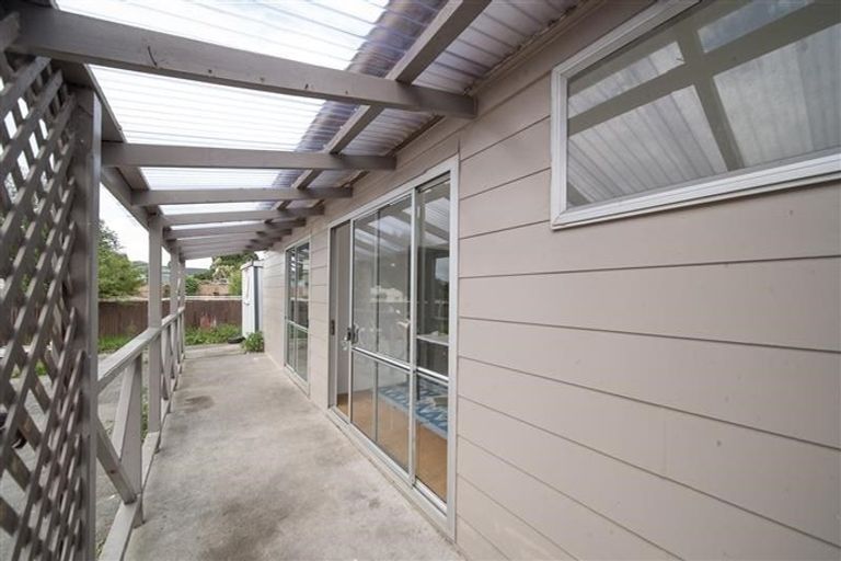 Photo of property in 13 Harrow Place, Manurewa, Auckland, 2102