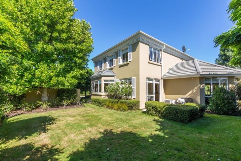 Photo of property in 6 Leabridge Mews, Harewood, Christchurch, 8051