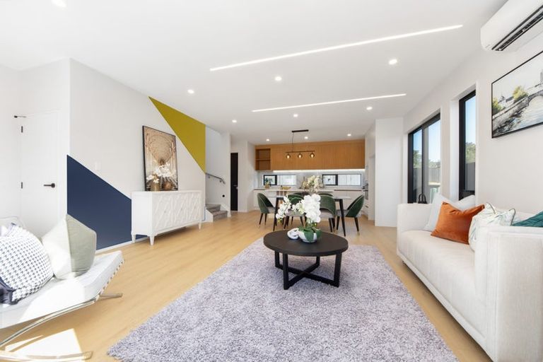 Photo of property in 3b Pendlebury Street, Green Bay, Auckland, 0604