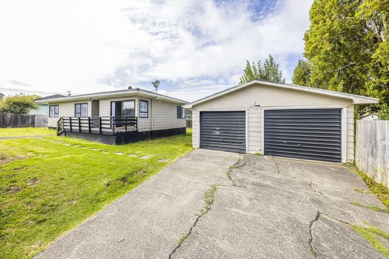 Photo of property in 1 Kita Road, Manurewa, Auckland, 2102