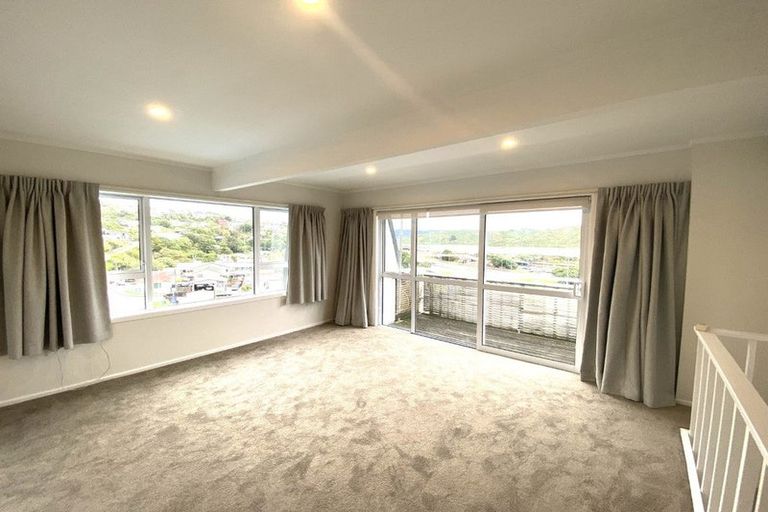 Photo of property in 3/48 Paremata Crescent, Paremata, Porirua, 5024