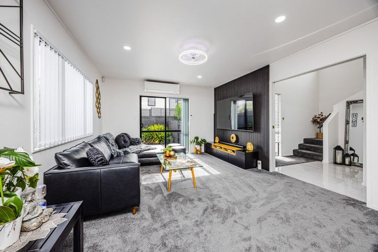 Photo of property in 2/102 Forrest Hill Road, Forrest Hill, Auckland, 0620