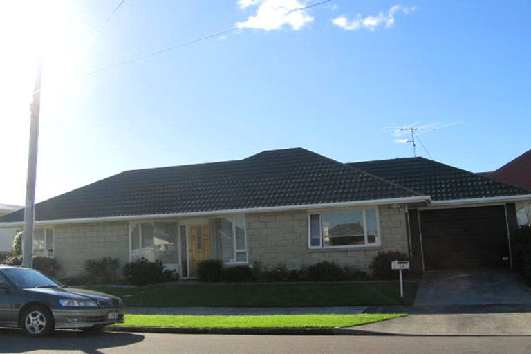 Photo of property in 1/13 Derwent Lee Grove, Epuni, Lower Hutt, 5011