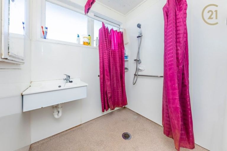 Photo of property in 14 Tatariki Street, Rosehill, Papakura, 2113