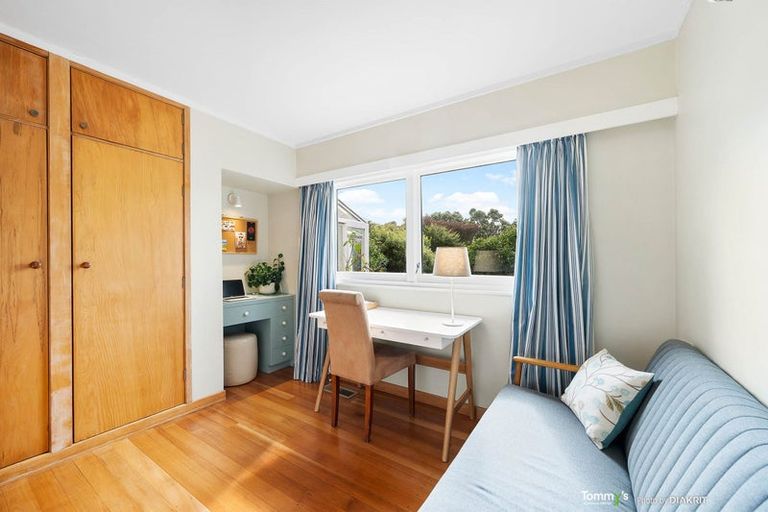 Photo of property in 67 Nicholson Road, Khandallah, Wellington, 6035