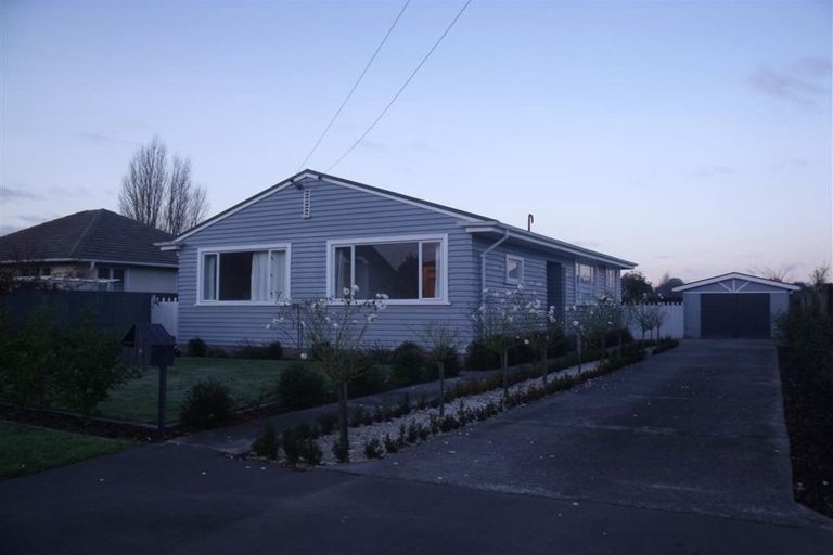 Photo of property in 9 Vagues Road, Northcote, Christchurch, 8052
