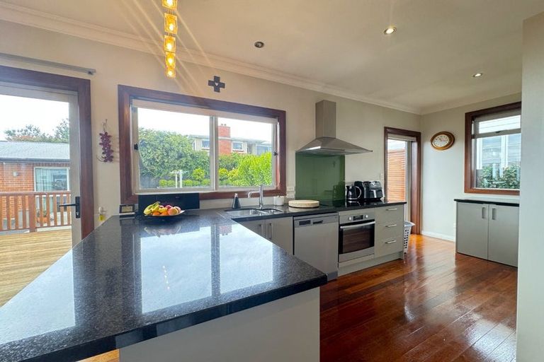 Photo of property in 29 Mornington Road, Balaclava, Dunedin, 9011