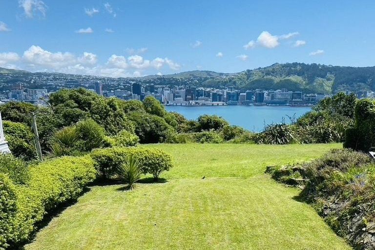 Photo of property in 46a The Crescent, Roseneath, Wellington, 6011