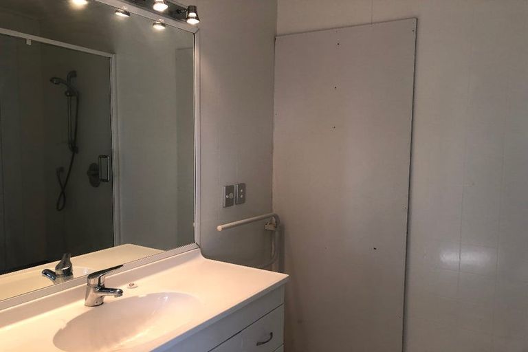 Photo of property in 2 Maniapoto Grove, Waipahihi, Taupo, 3330