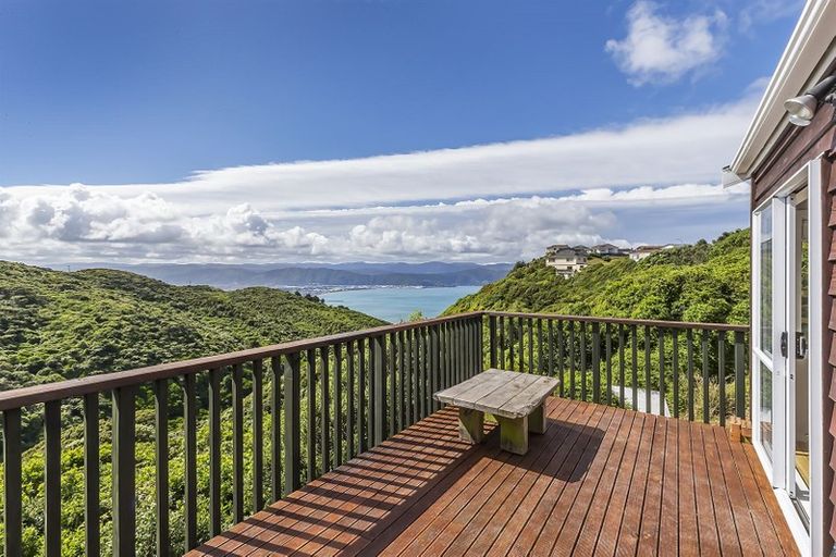 Photo of property in 16b Fernhaven Grove, Newlands, Wellington, 6037