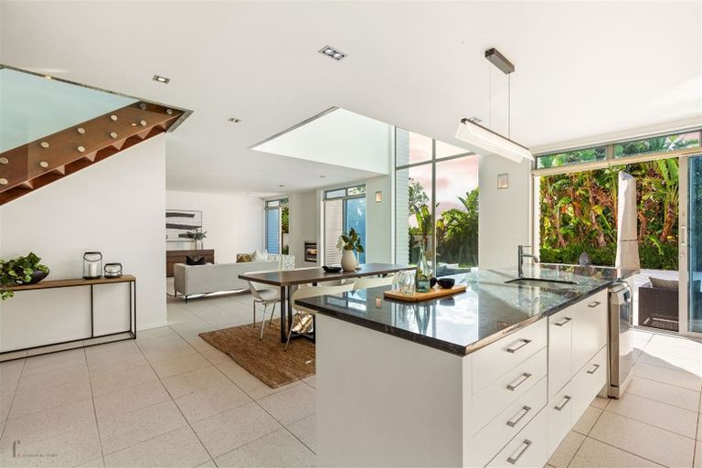 Photo of property in 7 Rangi Avenue, Schnapper Rock, Auckland, 0632