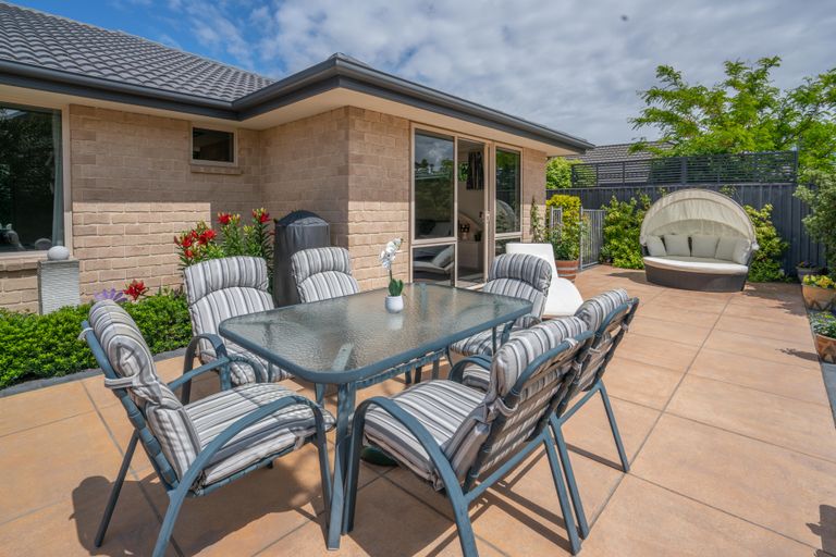 Photo of property in 54 Westpark Drive, Burnside, Christchurch, 8053