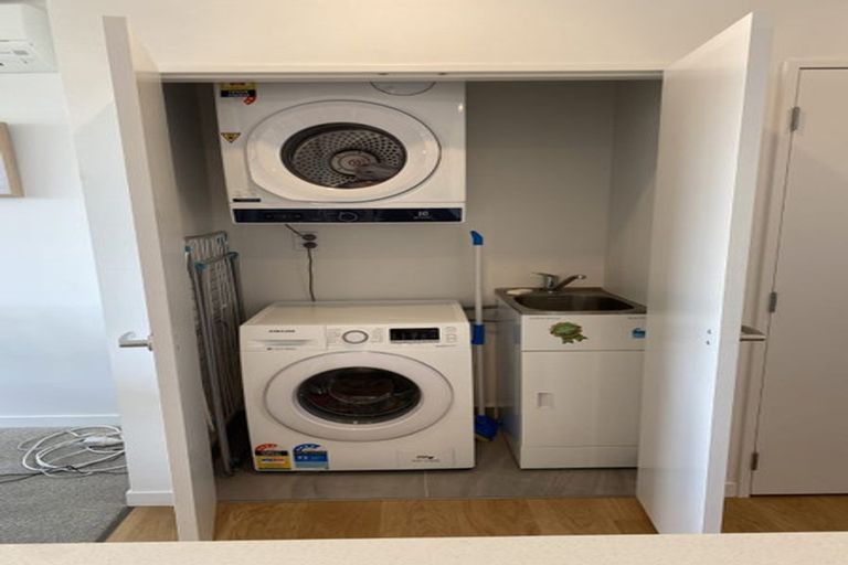 Photo of property in 8/52 High Street, Island Bay, Wellington, 6023