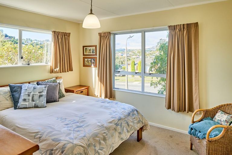 Photo of property in 3 Woolwich Close, Whitby, Porirua, 5024