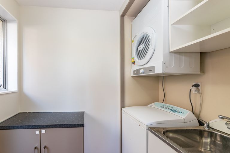 Photo of property in 523 Marine Parade, South New Brighton, Christchurch, 8062