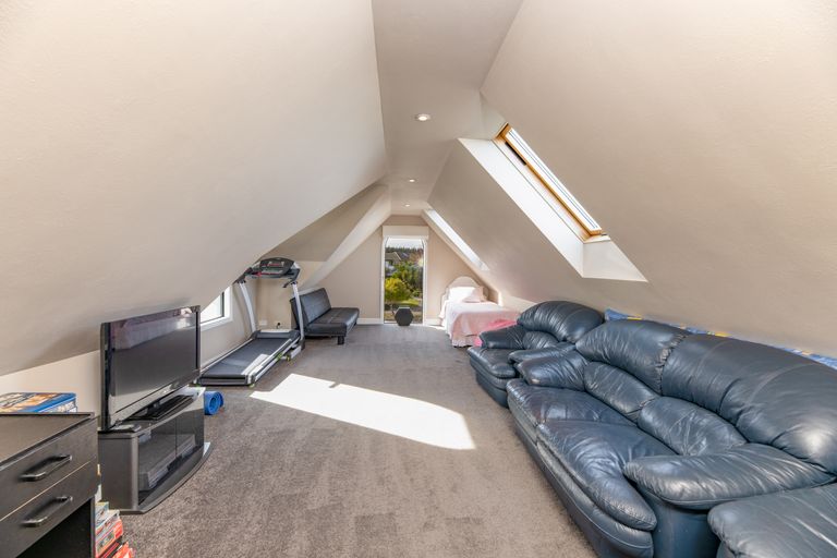 Photo of property in 16 Broadhaven Avenue, Parklands, Christchurch, 8083