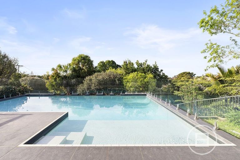 Photo of property in 11 Beatrice Avenue, Hillcrest, Auckland, 0627