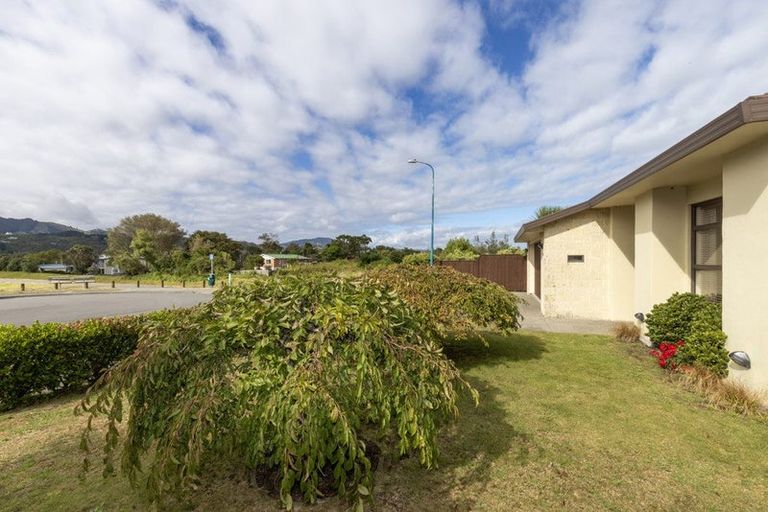 Photo of property in 196 Milne Drive, Paraparaumu, 5032