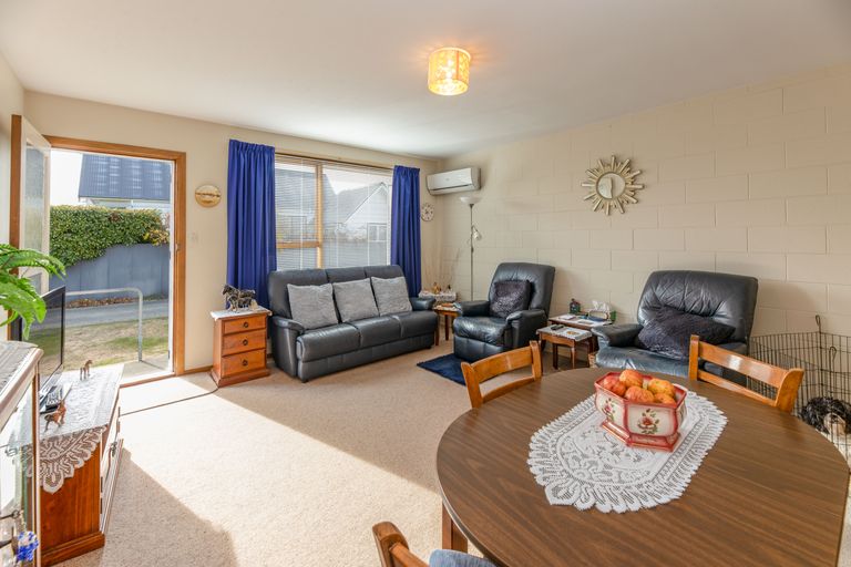 Photo of property in 1/113 Middlepark Road, Sockburn, Christchurch, 8042