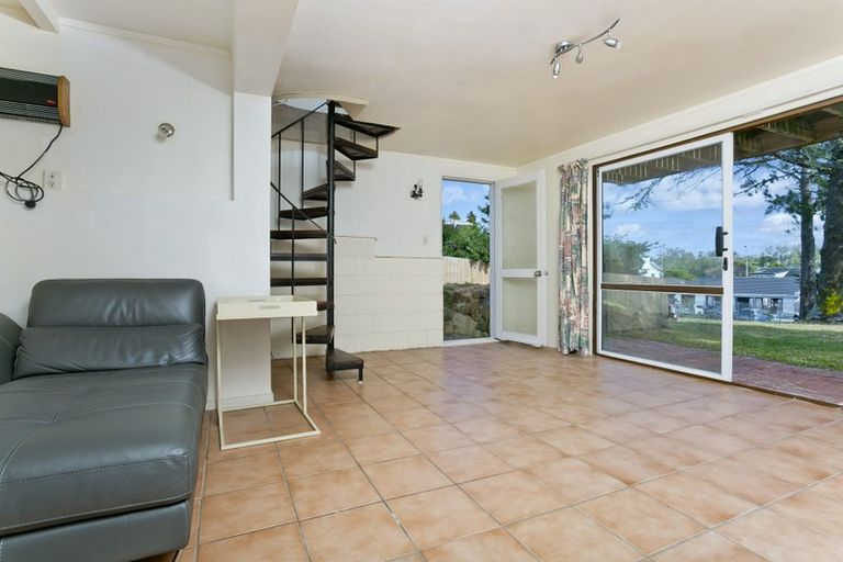 Photo of property in 40 Bond Crescent, Forrest Hill, Auckland, 0620