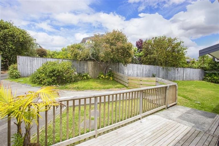 Photo of property in 18 Kahurangi Place, Snells Beach, 0920