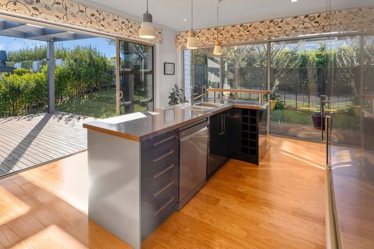 Photo of property in 1 Commodore Place, Britannia Heights, Nelson, 7010